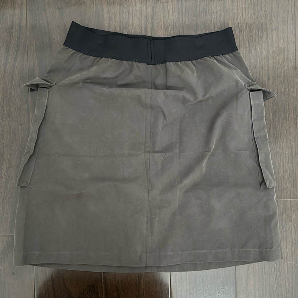 Essentials Skirt - Picture 2 of 4